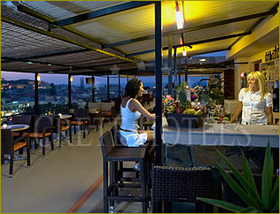 Brascos Hotel Roof Garden Bar