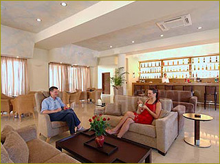 Santa Marina Plaza Lounge